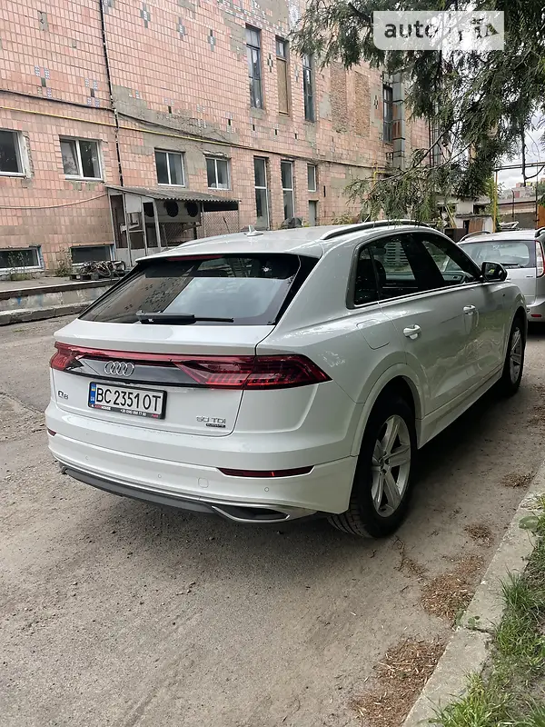 Audi Q8 2021