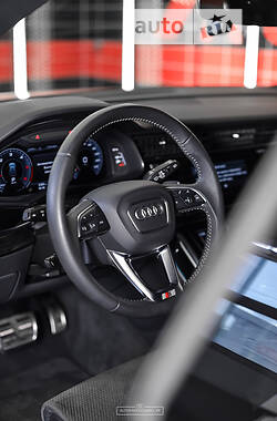 Позашляховик / Кросовер Audi Q8 2020 в 