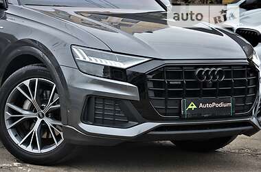 Внедорожник / Кроссовер Audi Q8 2021 в 
