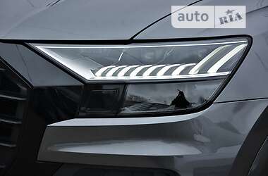 Внедорожник / Кроссовер Audi Q8 2021 в 