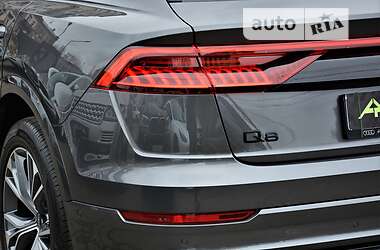 Внедорожник / Кроссовер Audi Q8 2021 в 