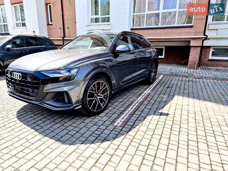 Внедорожник / Кроссовер Audi Q8 2020 в Ивано-Франковске