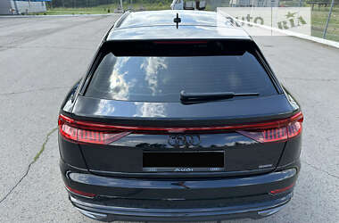 Позашляховик / Кросовер Audi Q8 2018 в 