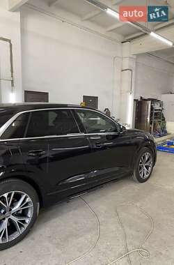 Внедорожник / Кроссовер Audi Q8 2019 в 
