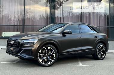Позашляховик / Кросовер Audi Q8 2020 в 