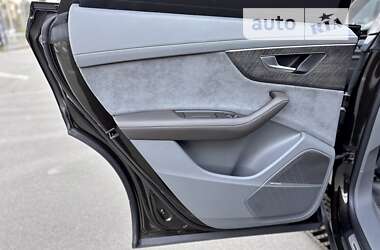 Позашляховик / Кросовер Audi Q8 2020 в 