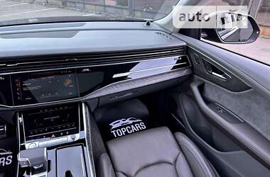 Позашляховик / Кросовер Audi Q8 2020 в 