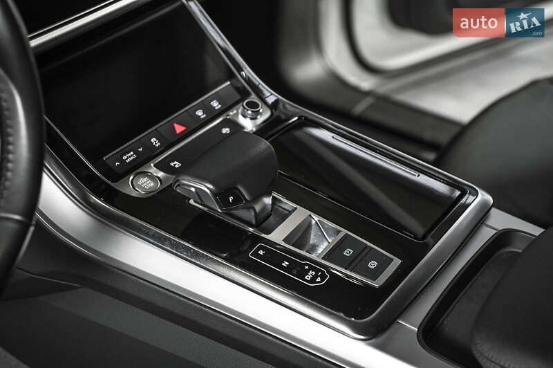 Внедорожник / Кроссовер Audi Q8 2018 в Ужгороде