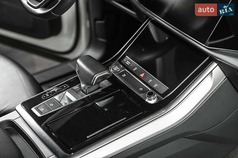 Внедорожник / Кроссовер Audi Q8 2018 в Ужгороде