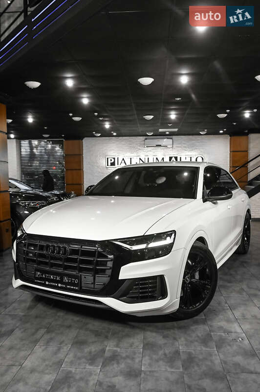 Внедорожник / Кроссовер Audi Q8 2018 в Ужгороде