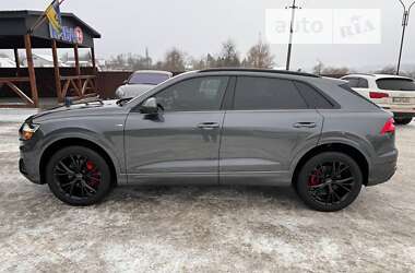 Позашляховик / Кросовер Audi Q8 2021 в 
