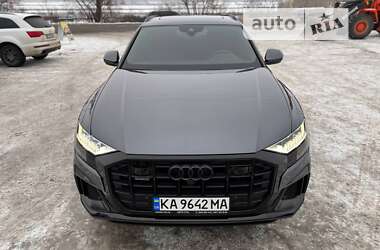 Позашляховик / Кросовер Audi Q8 2021 в 