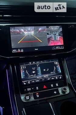 Позашляховик / Кросовер Audi Q8 2021 в 