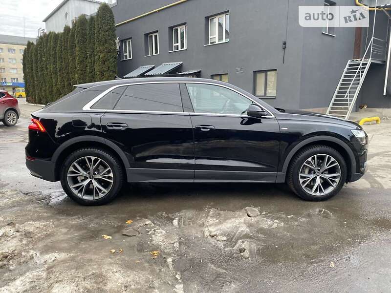 Внедорожник / Кроссовер Audi Q8 2020 в Тернополе