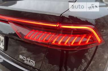 Позашляховик / Кросовер Audi Q8 2020 в 