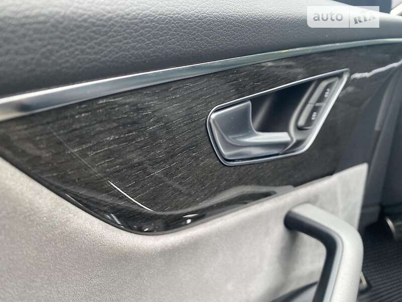 Внедорожник / Кроссовер Audi Q8 2020 в Тернополе