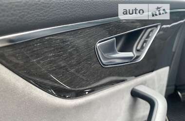 Позашляховик / Кросовер Audi Q8 2020 в 
