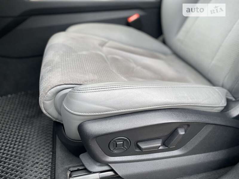 Внедорожник / Кроссовер Audi Q8 2020 в Тернополе