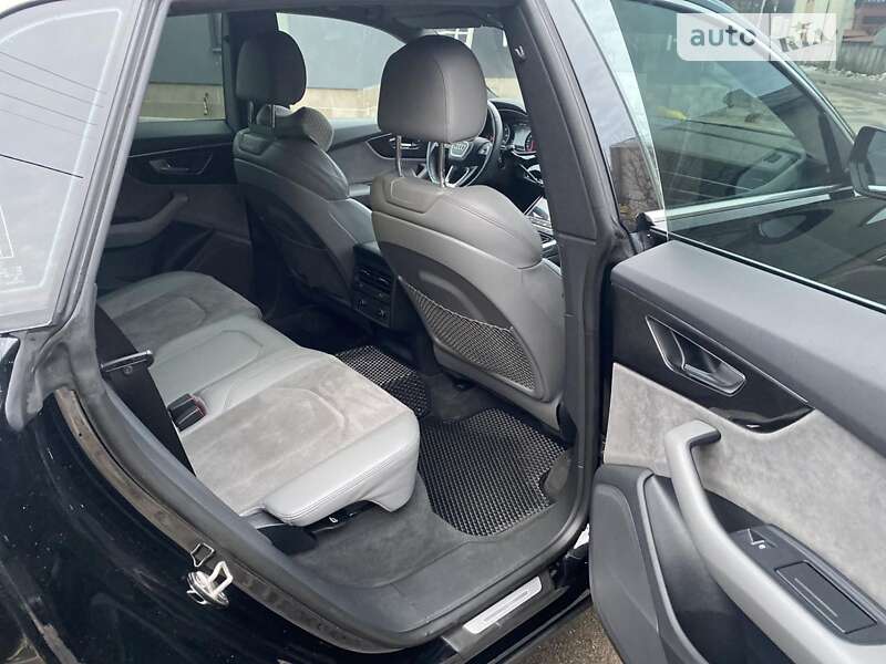 Внедорожник / Кроссовер Audi Q8 2020 в Тернополе