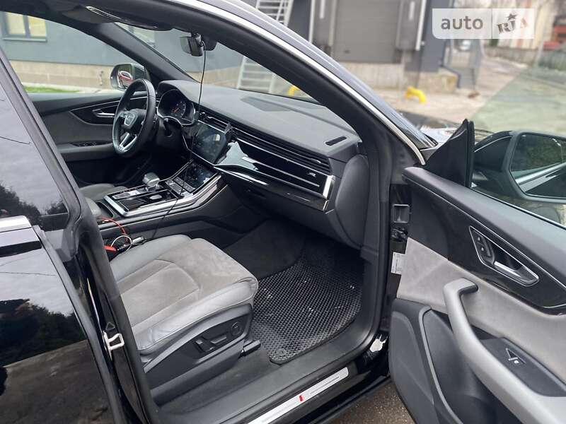 Внедорожник / Кроссовер Audi Q8 2020 в Тернополе