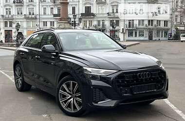 Внедорожник / Кроссовер Audi Q8 2024 в 
