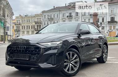 Внедорожник / Кроссовер Audi Q8 2024 в 
