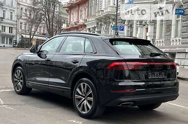 Внедорожник / Кроссовер Audi Q8 2024 в 