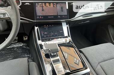 Внедорожник / Кроссовер Audi Q8 2024 в 