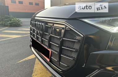 Внедорожник / Кроссовер Audi Q8 2022 в Киеве