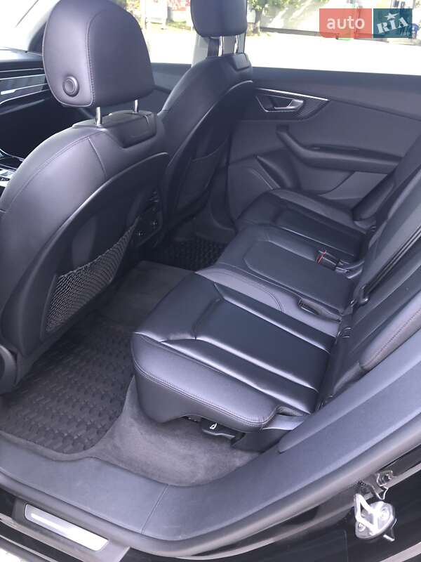 Внедорожник / Кроссовер Audi Q8 2018 в Днепре