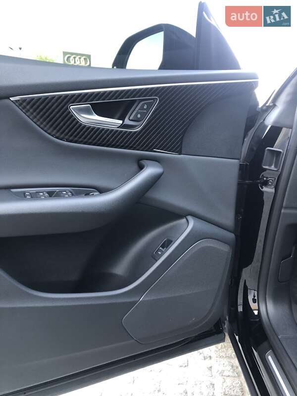 Внедорожник / Кроссовер Audi Q8 2018 в Днепре