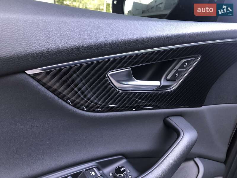 Внедорожник / Кроссовер Audi Q8 2018 в Днепре