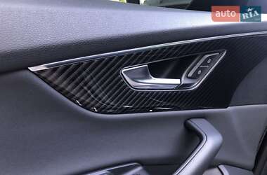 Внедорожник / Кроссовер Audi Q8 2018 в 