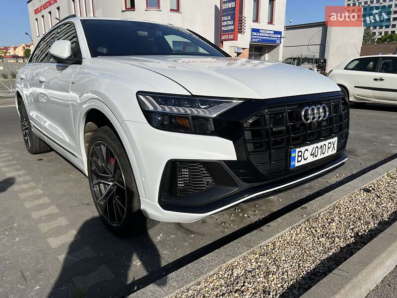 Позашляховик / Кросовер Audi Q8 2021 в Львові
