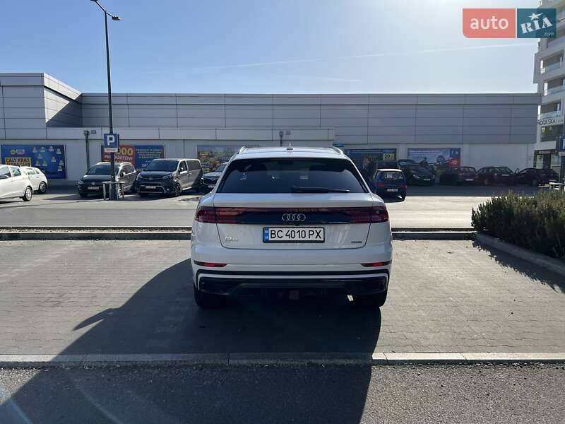Позашляховик / Кросовер Audi Q8 2021 в Львові