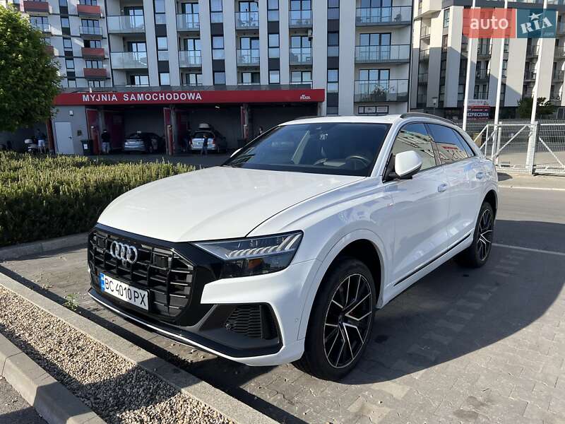 Позашляховик / Кросовер Audi Q8 2021 в Львові