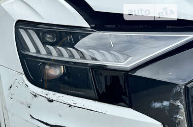 Позашляховик / Кросовер Audi Q8 2018 в Вінниці
