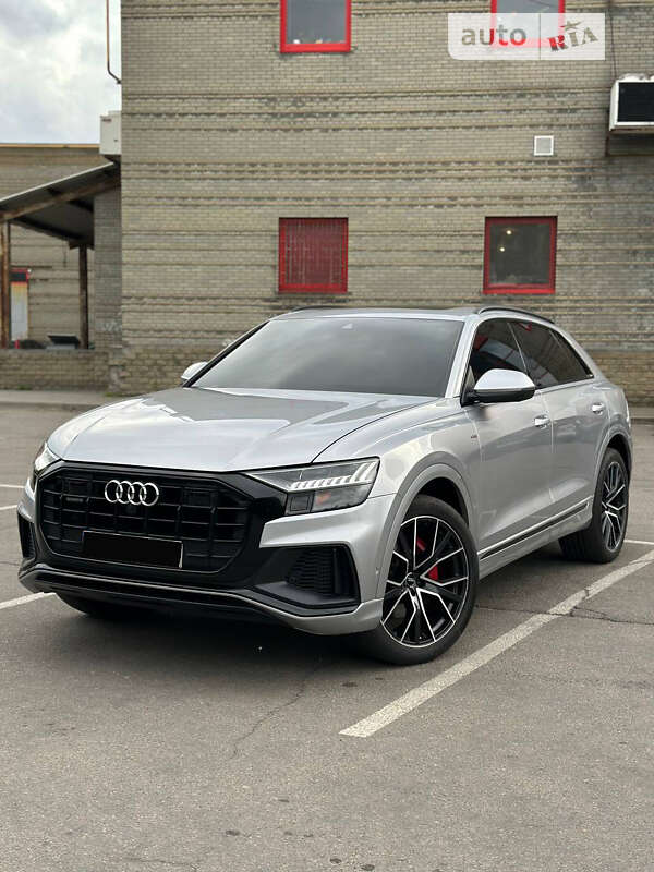 Внедорожник / Кроссовер Audi Q8 2020 в Днепре