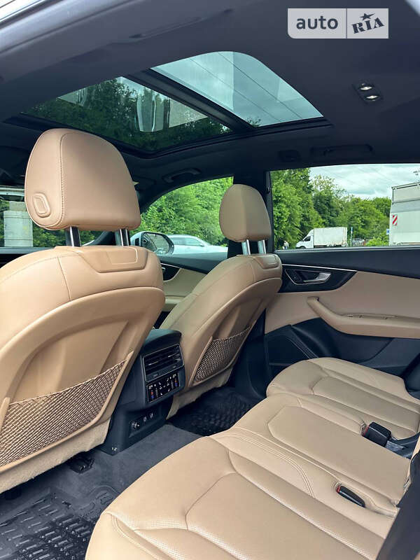Внедорожник / Кроссовер Audi Q8 2020 в Днепре