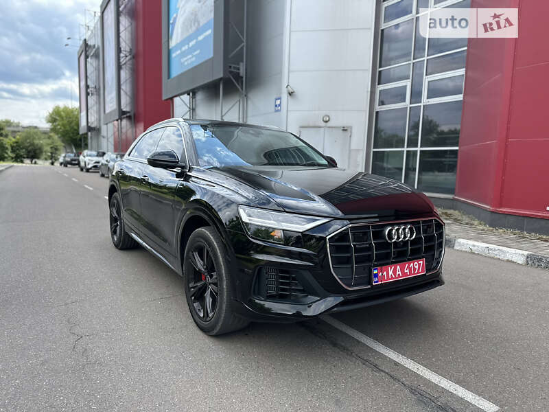 Внедорожник / Кроссовер Audi Q8 2022 в Киеве