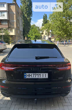 Внедорожник / Кроссовер Audi Q8 2020 в Одессе