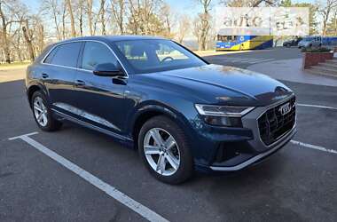 Позашляховик / Кросовер Audi Q8 2018 в 
