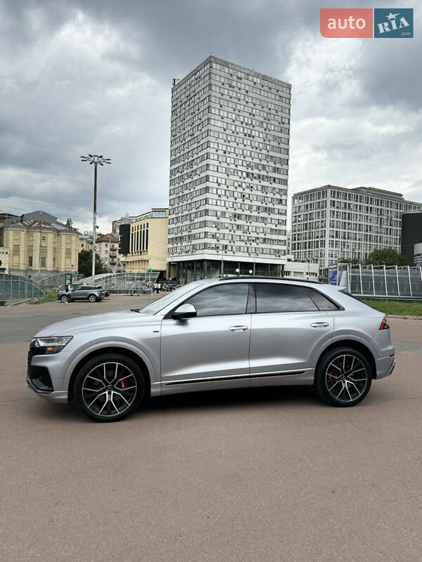 Внедорожник / Кроссовер Audi Q8 2019 в Киеве