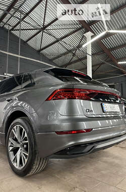 Внедорожник / Кроссовер Audi Q8 2022 в 