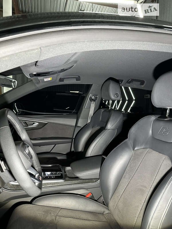 Внедорожник / Кроссовер Audi Q8 2022 в Полтаве