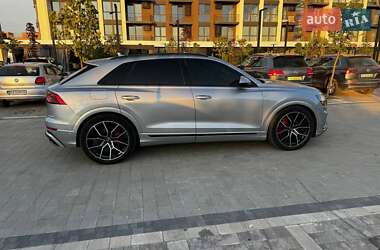 Внедорожник / Кроссовер Audi Q8 2021 в 