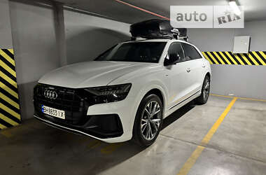 Внедорожник / Кроссовер Audi Q8 2021 в 