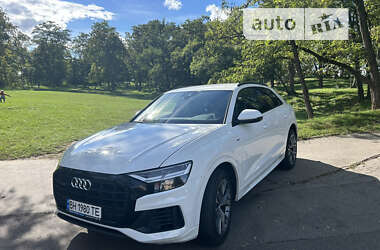 Внедорожник / Кроссовер Audi Q8 2019 в 