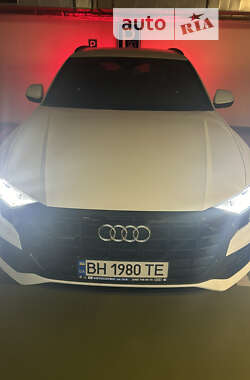Внедорожник / Кроссовер Audi Q8 2019 в 