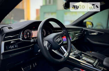 Внедорожник / Кроссовер Audi Q8 2018 в 